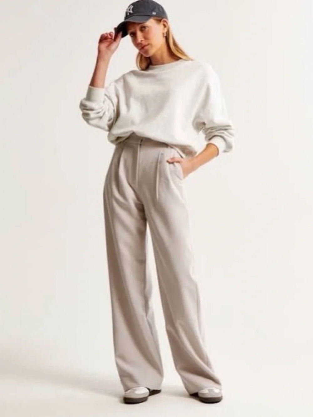 Abercrombie &Fitch Sloane Tailored Wide Leg Pant in Sand Size 30